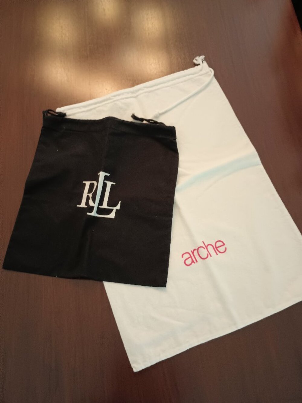 2 shoe bags